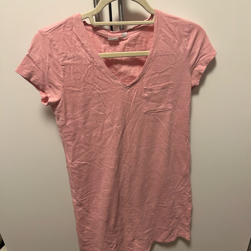 Gap Pink V-Neck Pocket Tee - Women